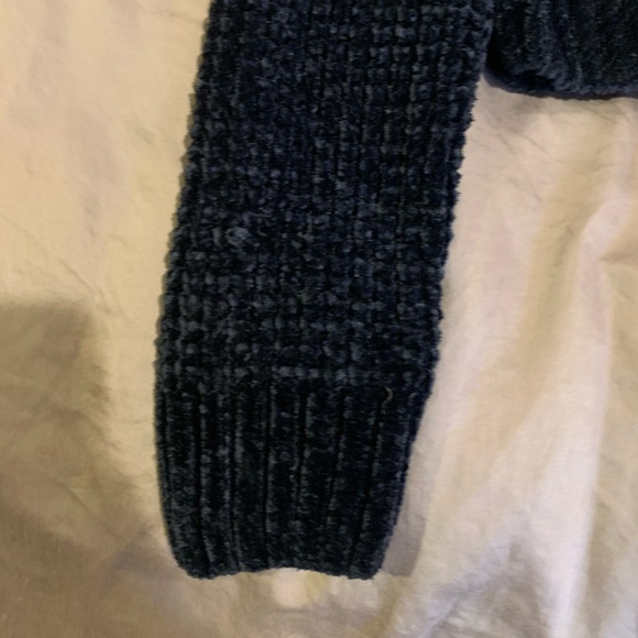 H&M sweater - Picture 2 of 4